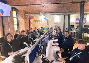 Image of staff at Cloud 10 IT working at their desks