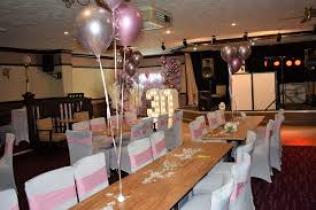 Picture of a nicely decorated table at Crompton Social club